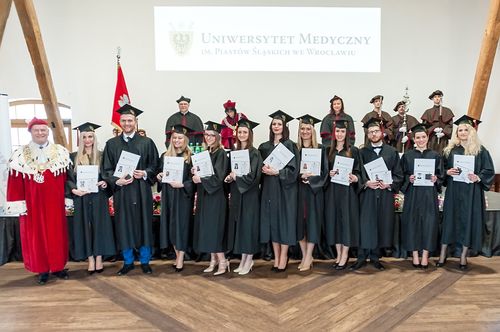 12 najlepszych absolwentów stomatologii