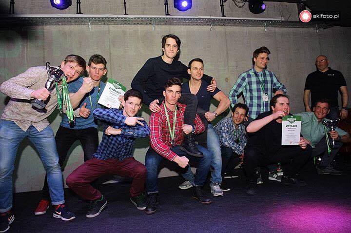 Studenci na podium