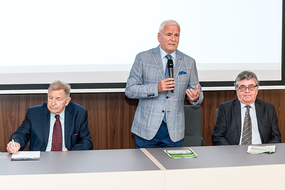 Rektor Marek Ziętek
