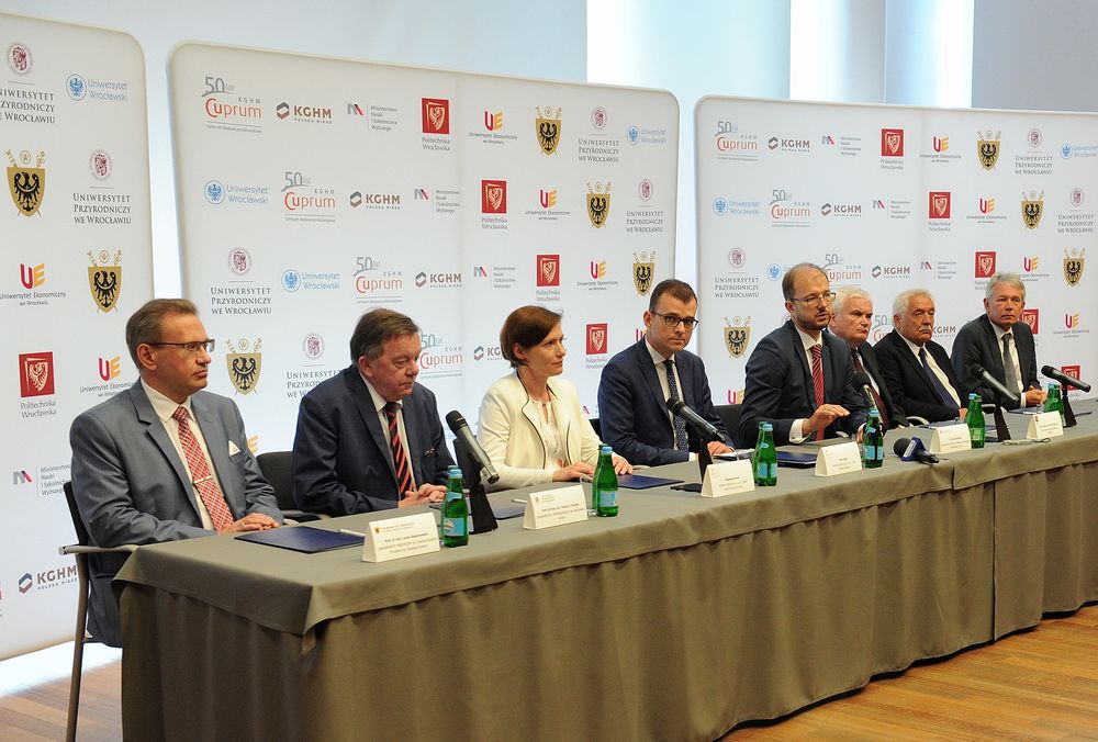 Konferencja prasowa w sprawie współpracy uczelni z KGHM