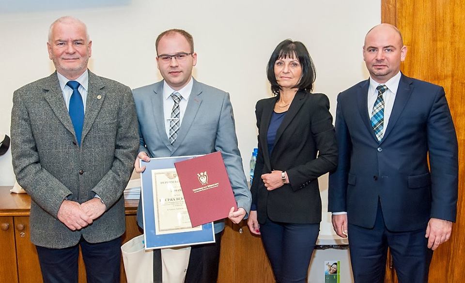 Laureat z władzami