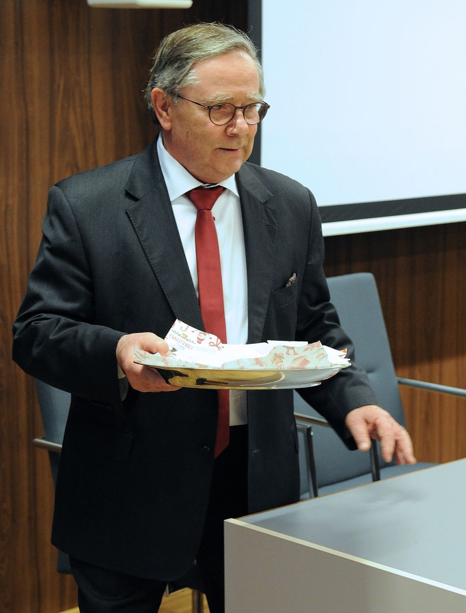 prof. Jeleń skłąda życzenia