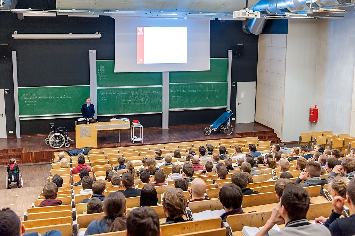studenci na sali
