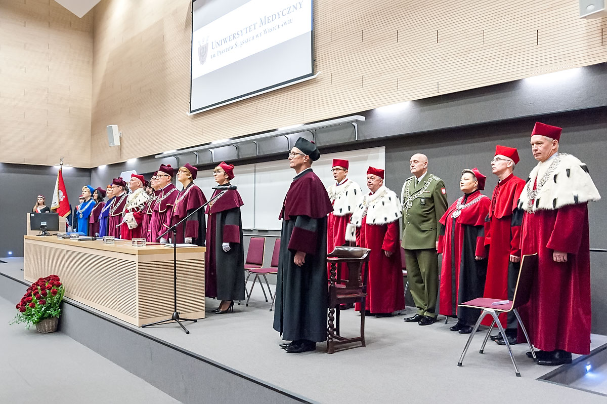 Rektorzy w czasie uroczystości promcoji doktorskich