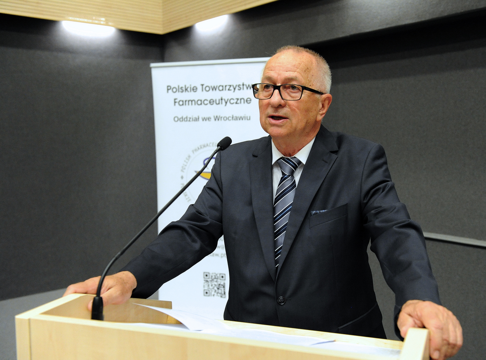 prof. Janusz Pluta