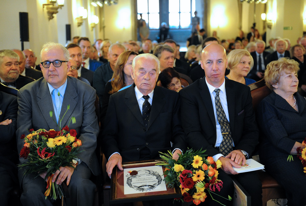 Prof. Bogdan Łazarkiewicz z nagrodą Miasta Wrocławia