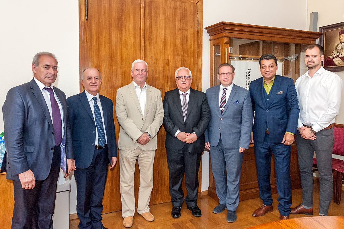 Delegacja z Iraku na spotkaniu z rektorem