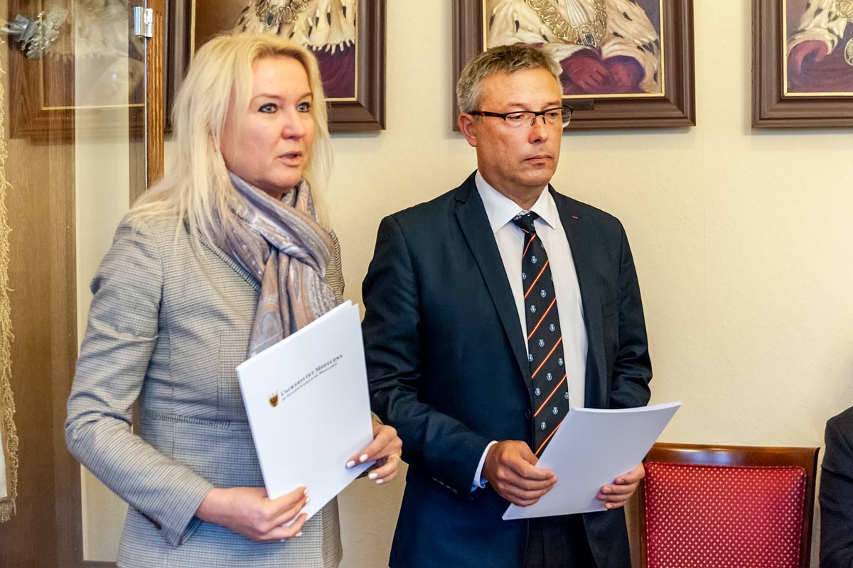 Prof. Marzena Dominiak prof. Marcin Mikulewicz