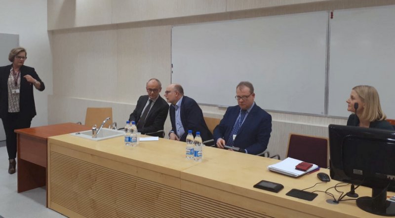 Władze na spotkaniu ze studentami farmacji umedwroc