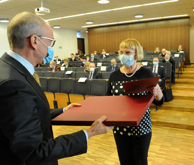 Prof.. M.Inglot