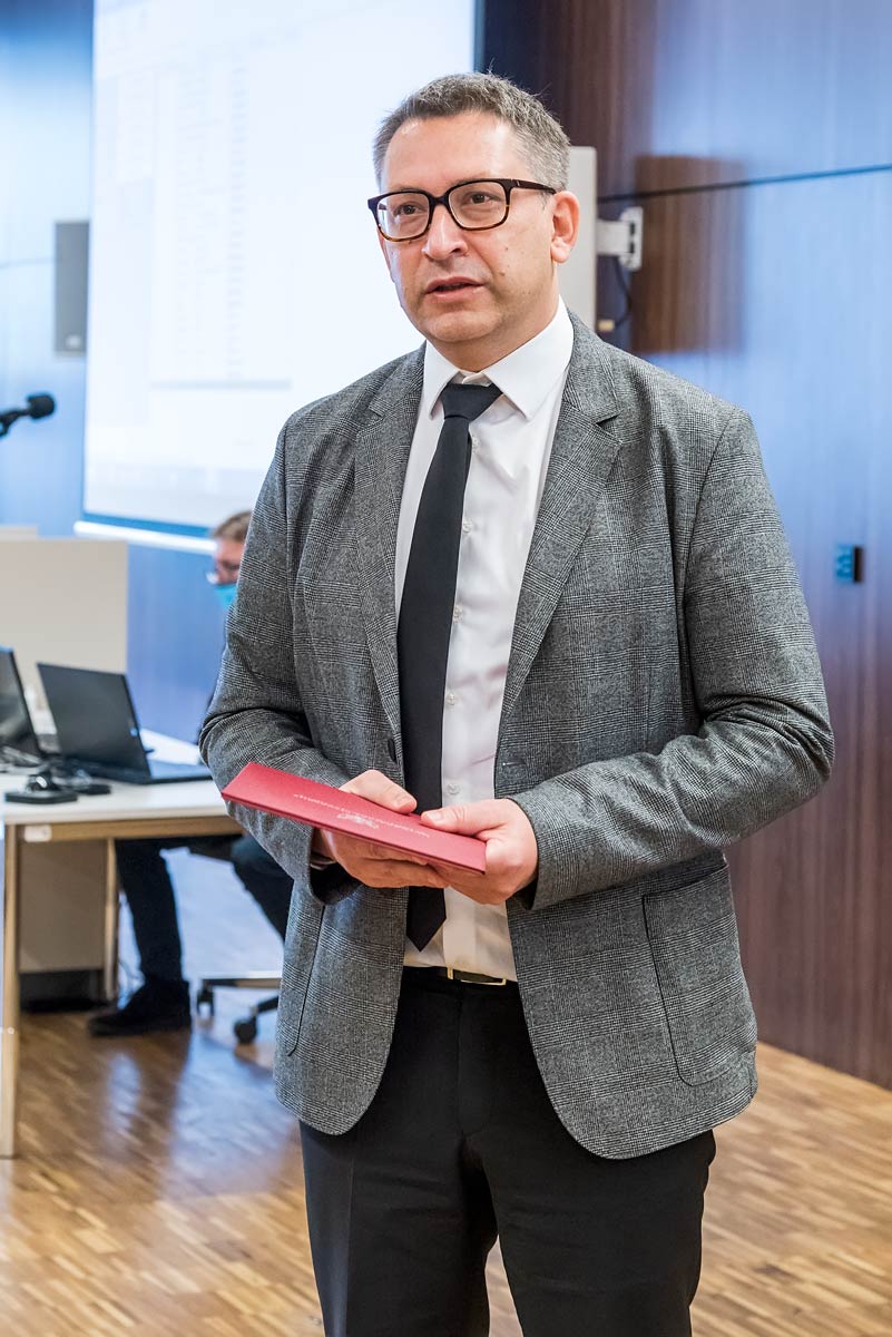 Prof. B. Małkiewicz