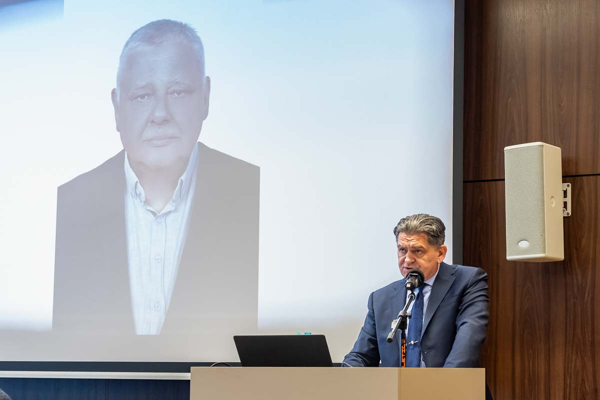 prof Skora