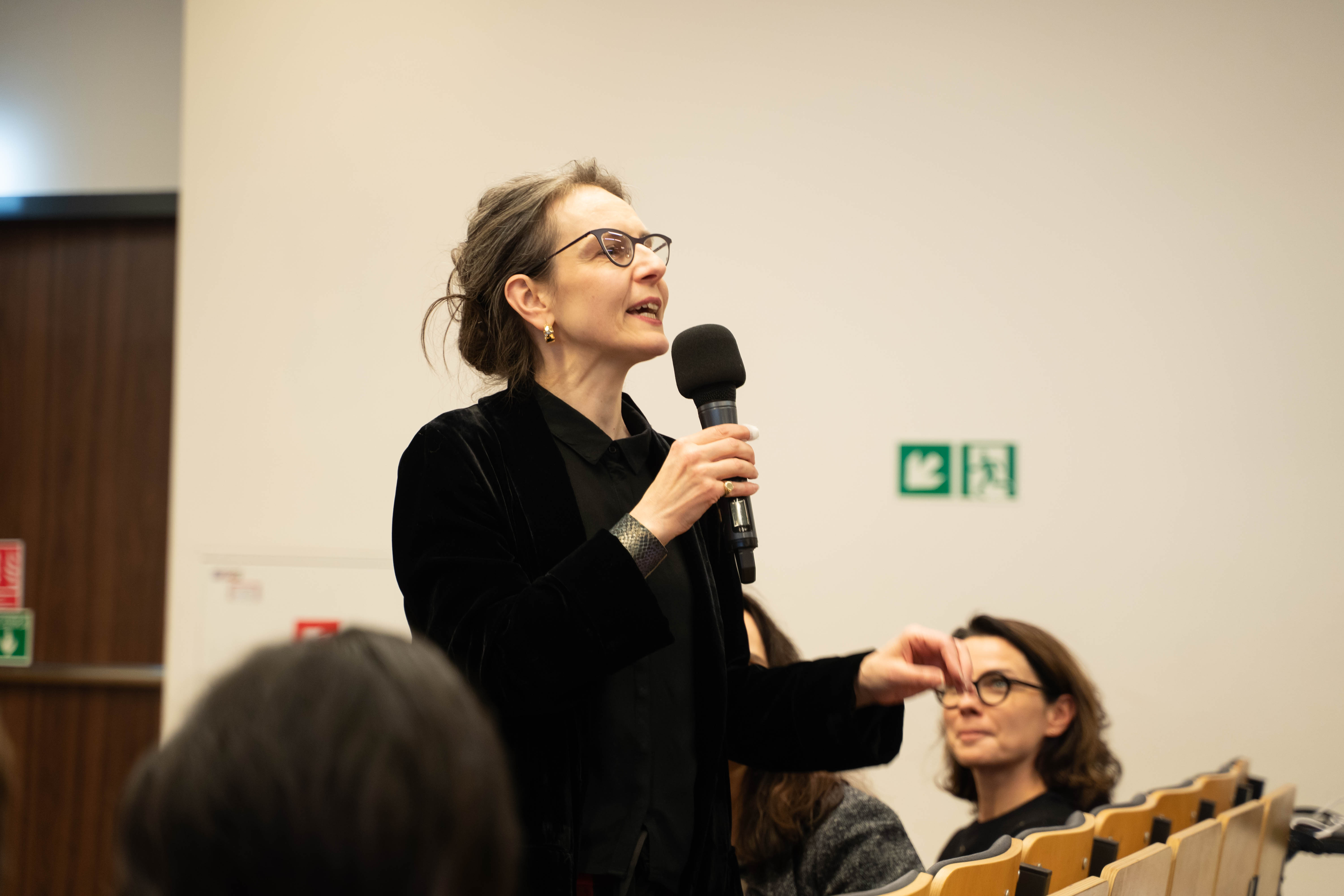     Prof. Agnieszka Hałoń przemawia podczas konferencji „Jesień Gastrologiczna