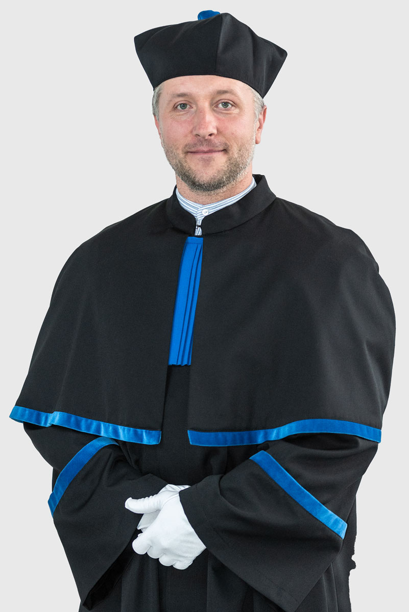 dr Mateusz Kowal