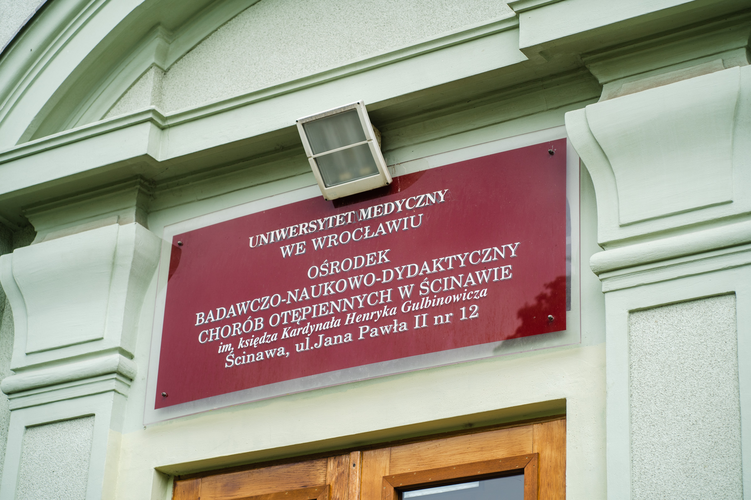 Tablica Ośrodku w Ścinawie