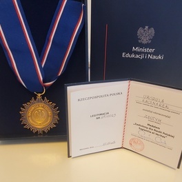 medal dla Pani Profesor.jpg