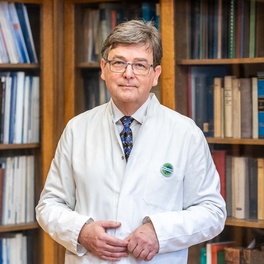 prof. Szenborn kwadrat.jpg