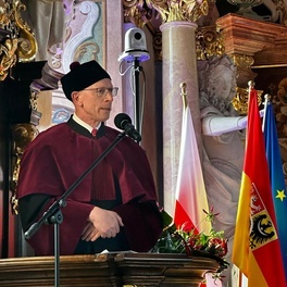 doktor honoris causa 1.jpg