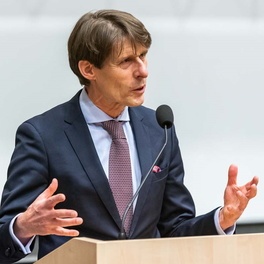 prof. Roland Becker.jpg
