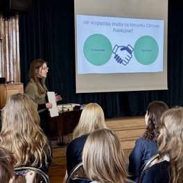 Studenci kierunku Zdrowie Publiczne zapraszali kandydatów na studia2.jpg