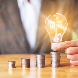 businesswoman-holding-and-putting-lightbulb-on-coi-2022-12-16-05-17-19-utc-800x533.jpg