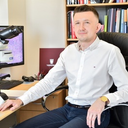 Prof. Piotr Donizy małe.jpg