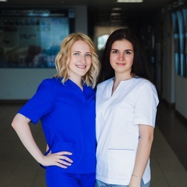nursing-school-two-professional-medical-students-scrubs-staff-surgeons-doctors-medicine-healthcare-concept.jpg