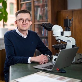 prof. Piotr Donizy kwadrat.jpg