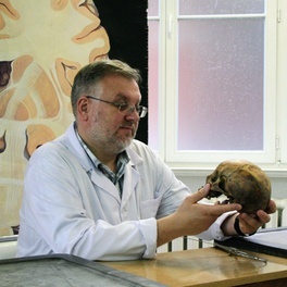 dr Paweł Dąbrowski~2.jpg