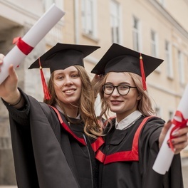 smiley-graduated-girls.jpg