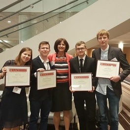 ICEC studenci UMED.jpg