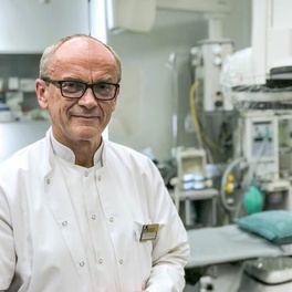 Rektor fartuchsmall.jpg