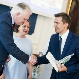 Tomasz Plonek  i uniwersytet dzieci_ikona.jpg