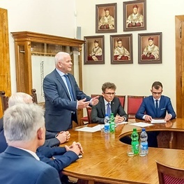 konferencja rektorów_ikona.jpg