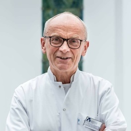 rektor mini.jpg