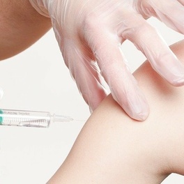vaccination-2722937_640_0.jpg