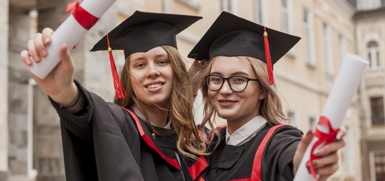 smiley-graduated-girls.jpg