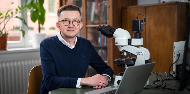 prof. Piotr Donizy slider.jpg