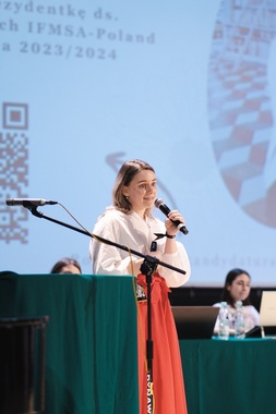 Kasia Siekaniec.jpg