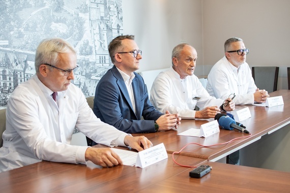 prof Budrewicz dr Drozd prof Ponikowski dr Miś 2.jpg