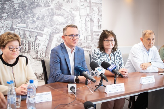 A Szymanska Chabowska M Drozd K Madziarska P Wiland.jpg