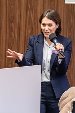 sara wyklad.jpg