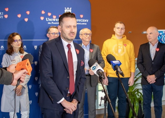 dr A Jankowska Konsur dr Marcin Drozd prof K Kałwak prof P Ponikowski F Kedzierski prof T Zatoński.jpg