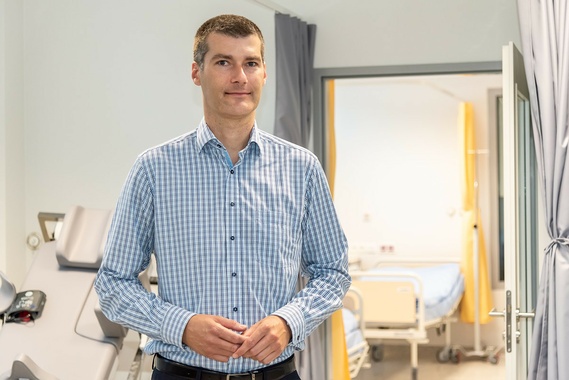 dr Artur Owczarek.jpeg